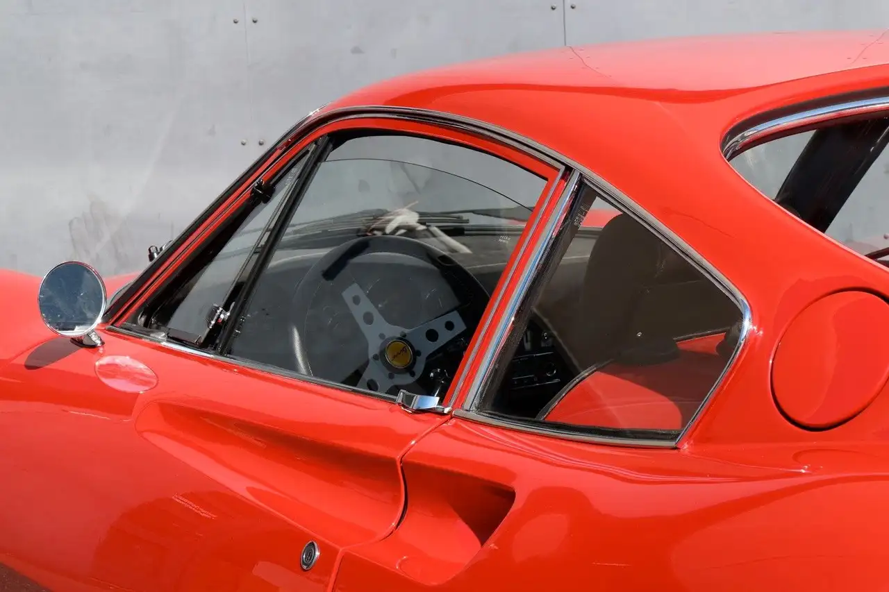 Ferrari 246 Dino GT "Matching Numbers + Colors", foto 12