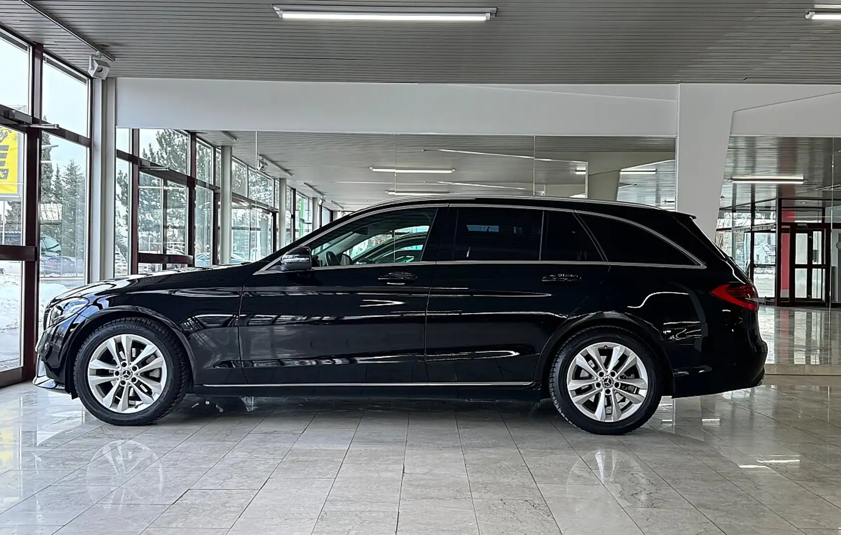 Mercedes-Benz C 180 d T Aut. LED RFK Schwarz - 2