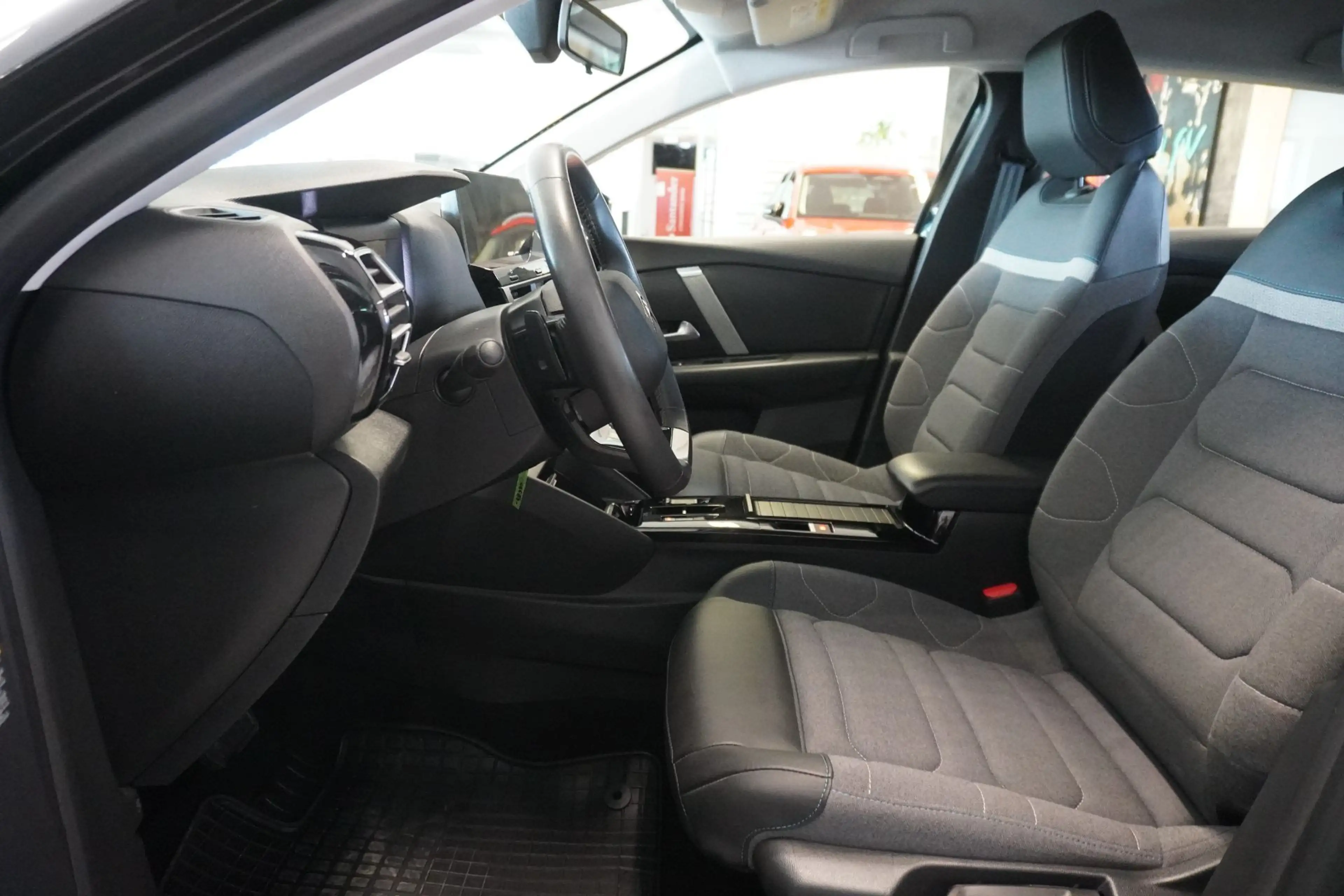 Citroen C4 X PureTech 130 S Aut. Navi/LED — photo 8