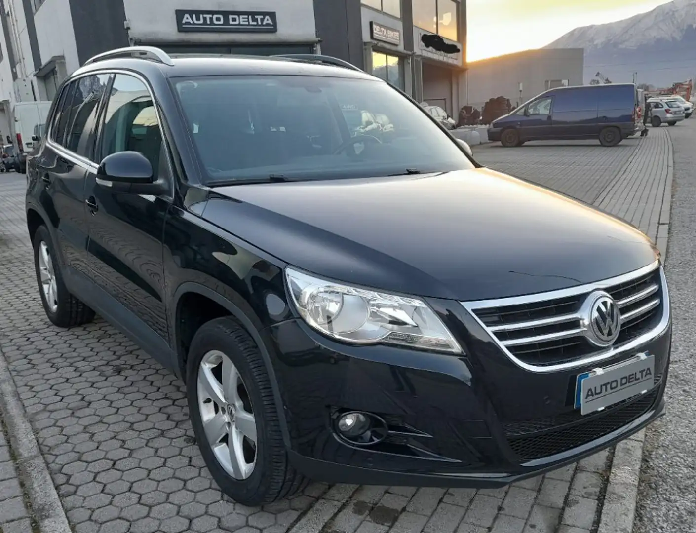 Volkswagen Tiguan 2.0 TDI DPF 4MOTION DSG UNIPRO LIBR.TAGLIANDI Nero - 2
