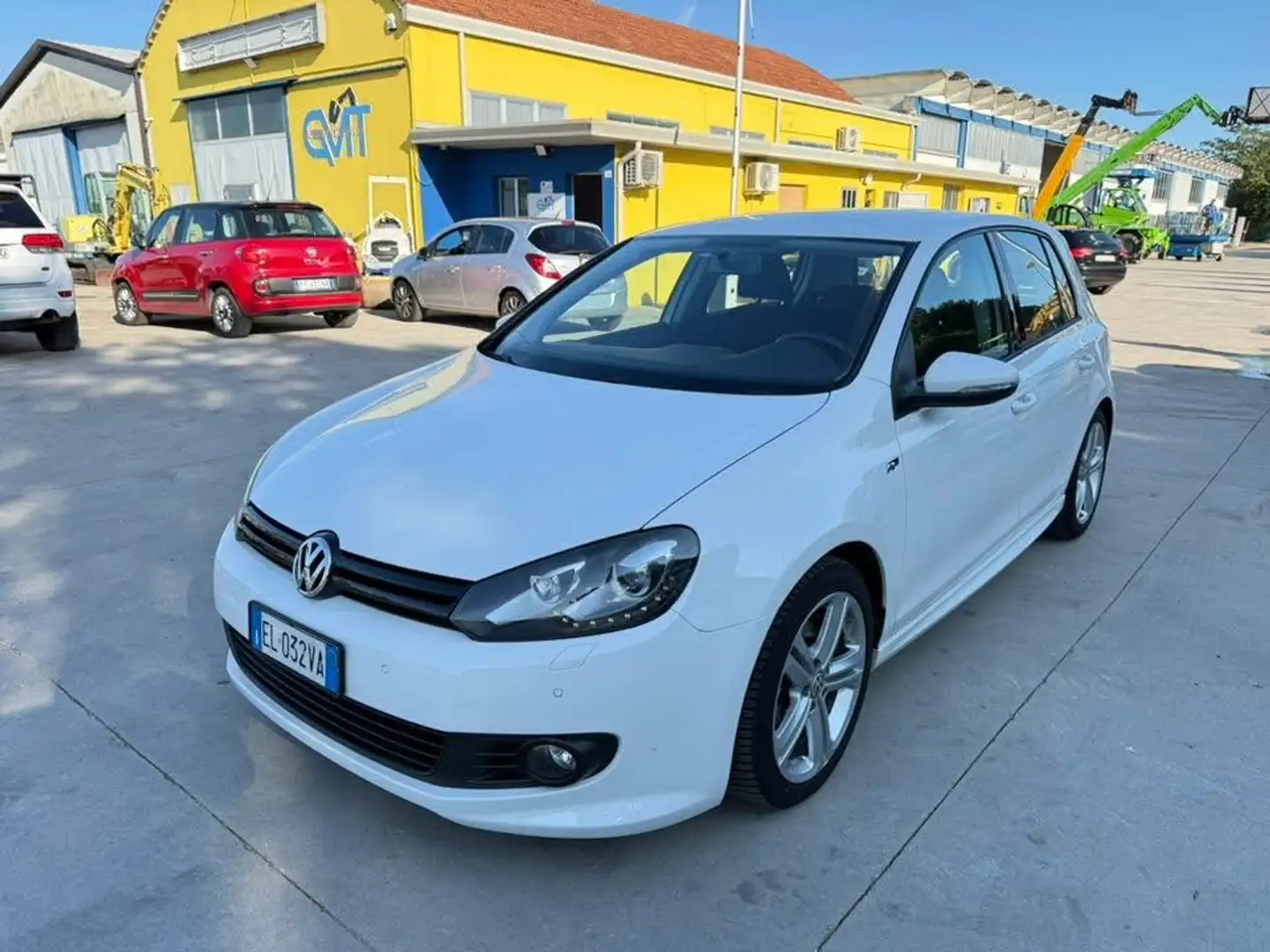 Volkswagen Golf VI 2.0 TDI 140CV R- LINE - 2