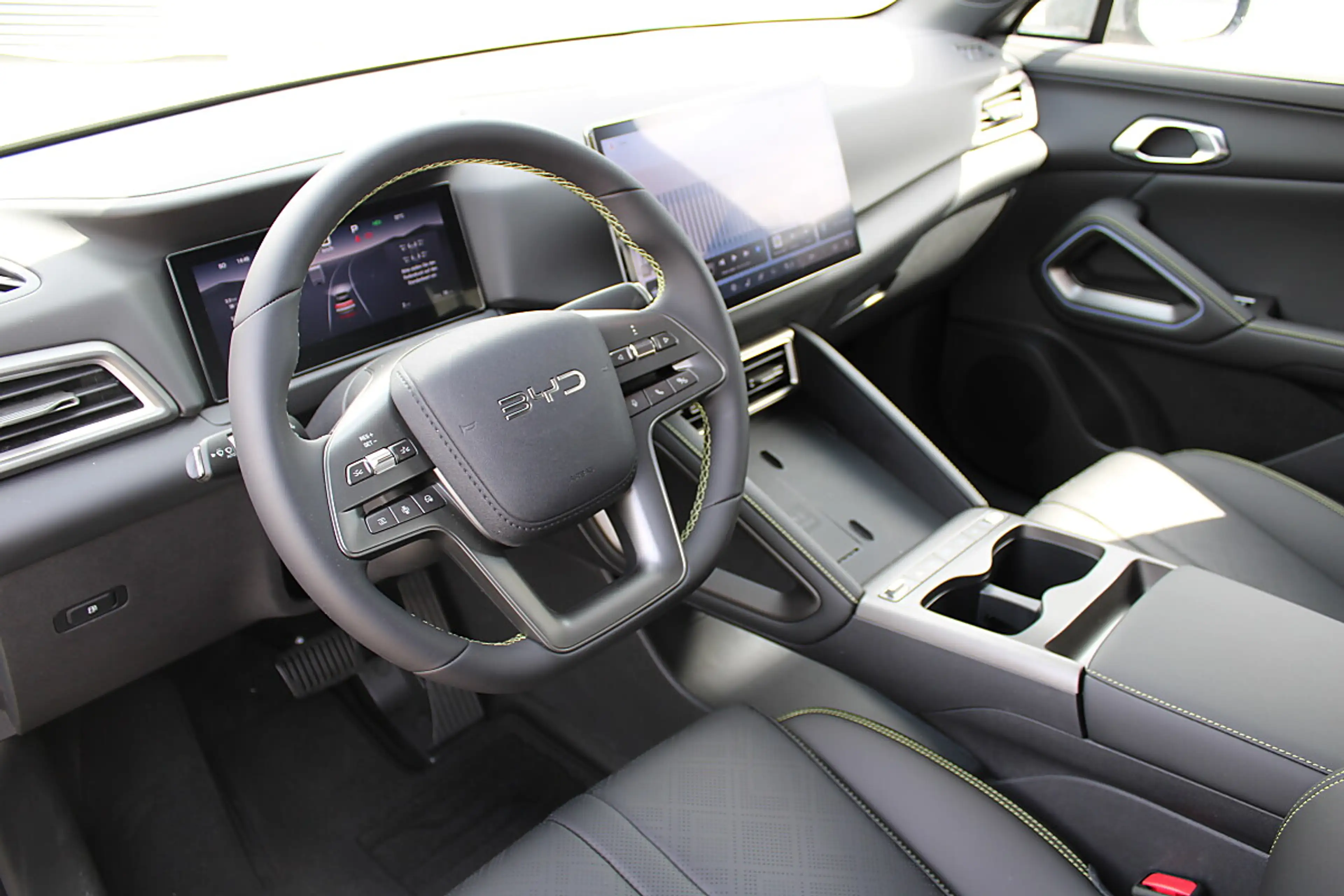 BYD Atto 2 Atto2 DM-i PHEV 18kWh Boost Österreich Paket — photo 9