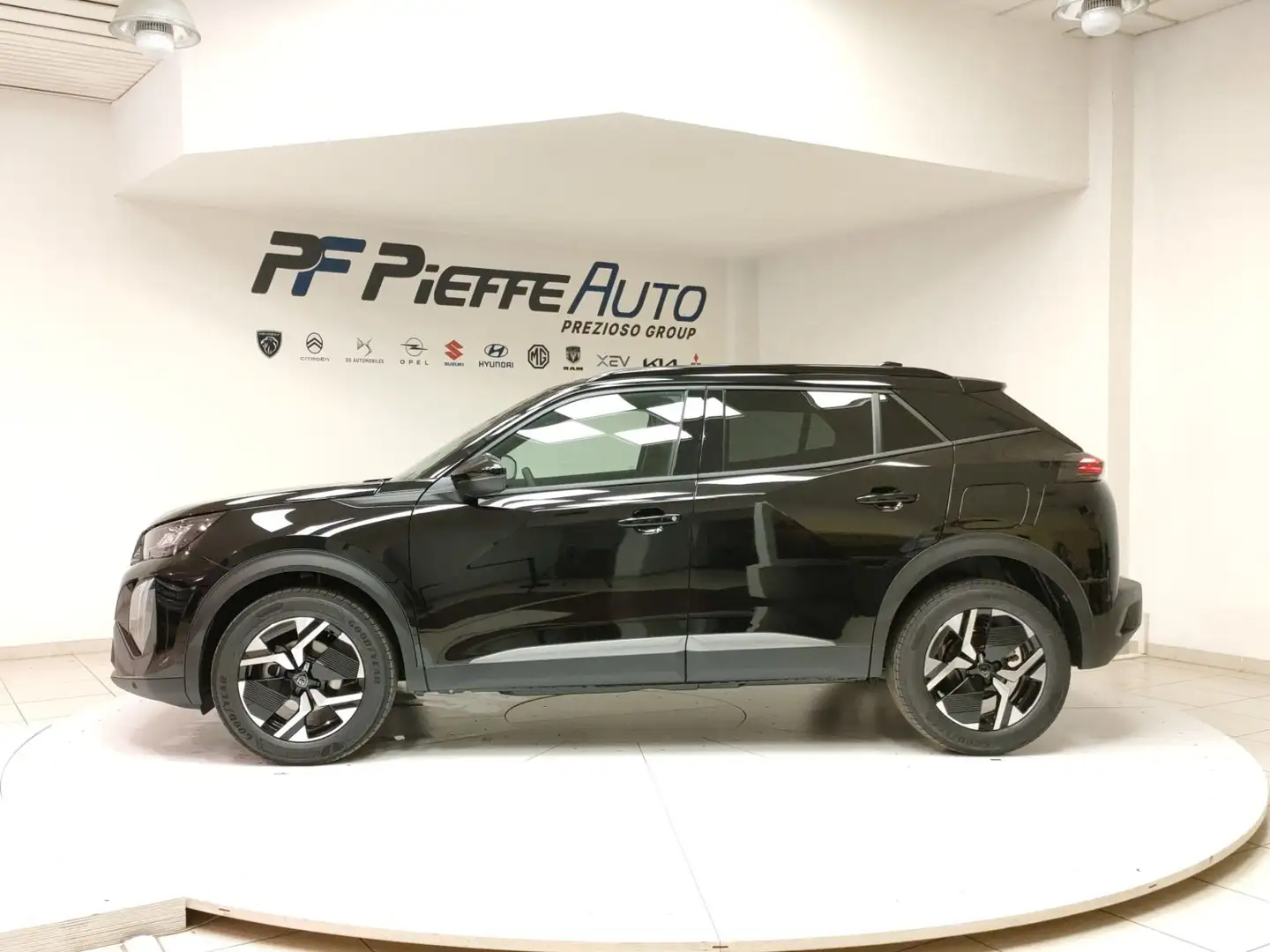 Peugeot 2008 Allure PureTech 100 S&S Nero - 2