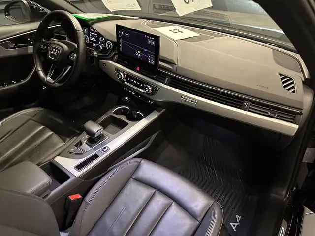 Audi A4 Avant view 11