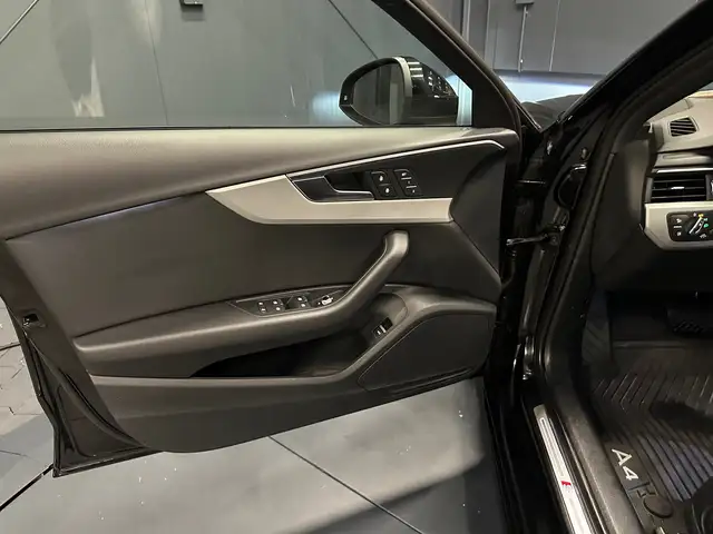 Audi A4 Avant view 13