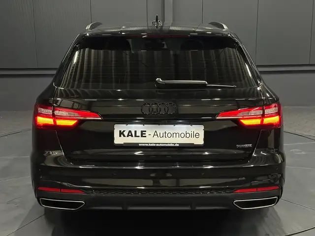 Audi A4 Avant view 4