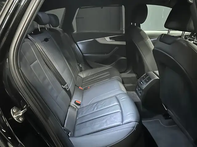 Audi A4 view 28