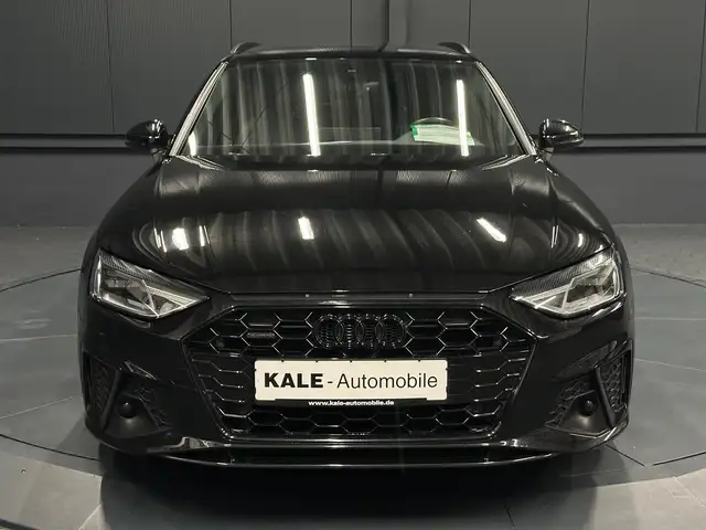 Audi A4 Avant view 8
