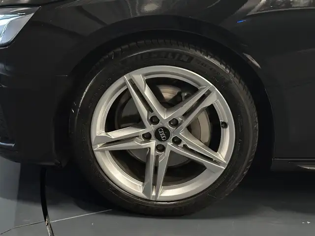 Audi A4 Avant view 9
