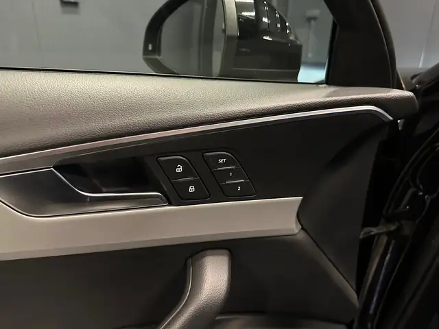 Audi A4 Avant view 14