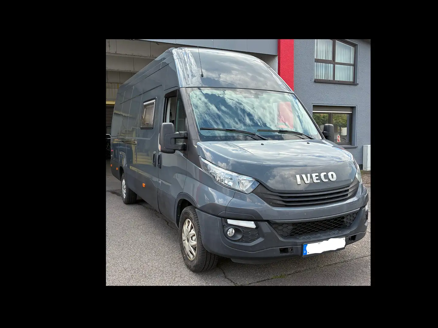 Iveco Daily 35-150 Grau - 1