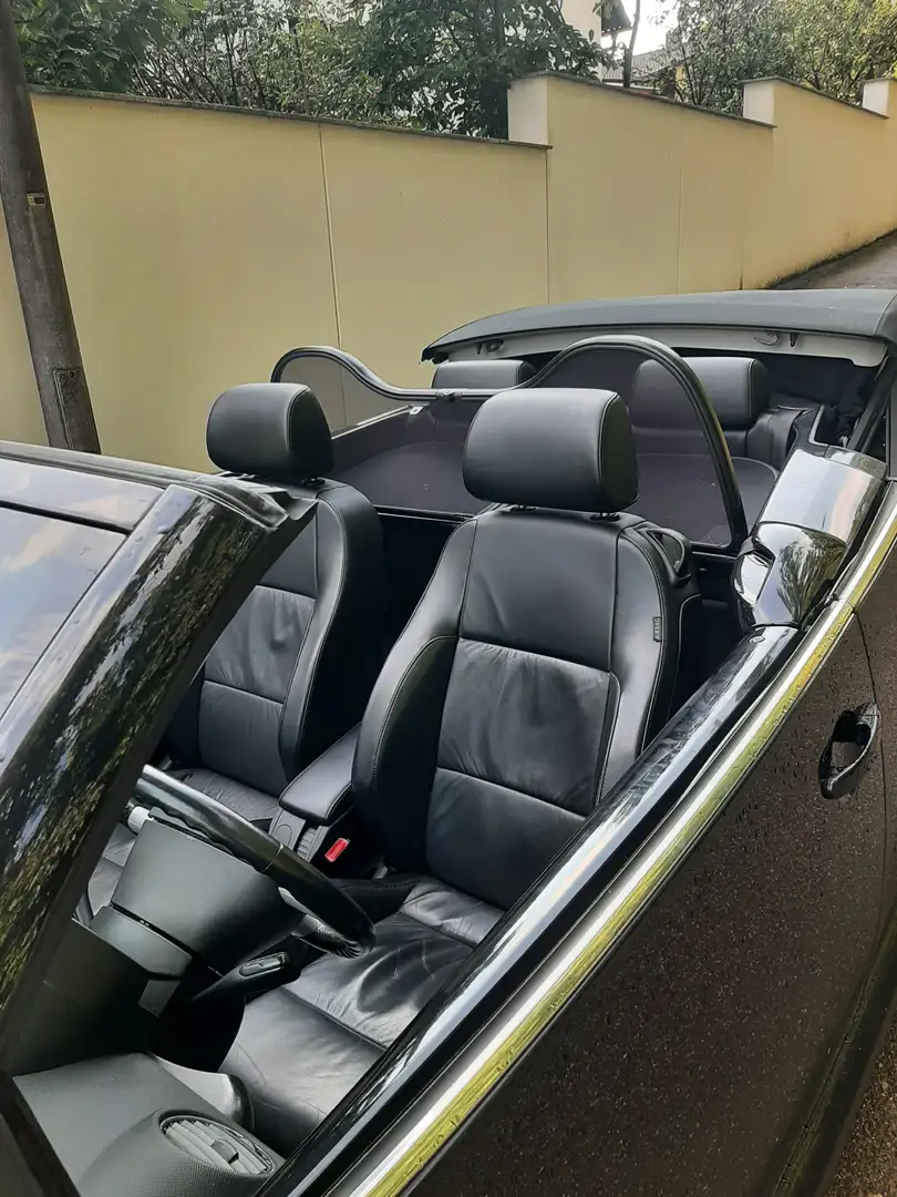 Volkswagen New Beetle New Beetle Cabriolet 1.6 Schwarz - 2