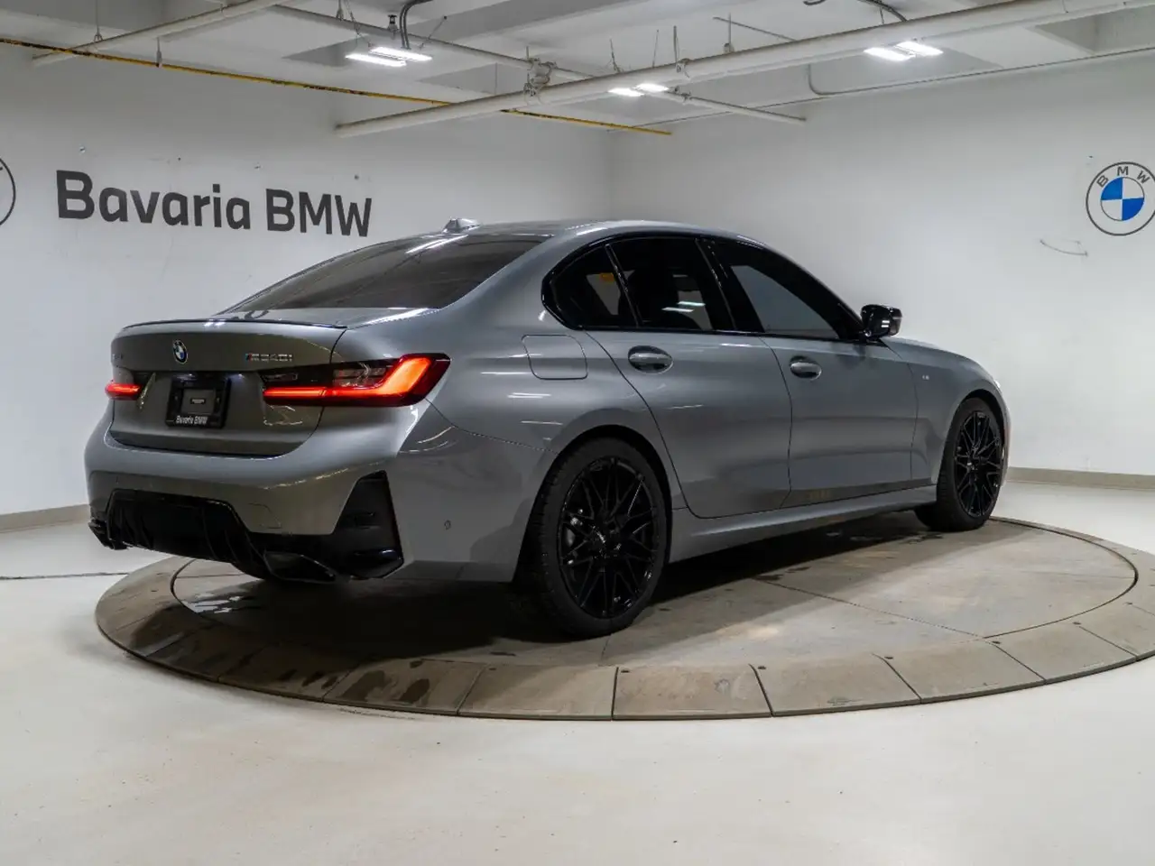 BMW 3 Series photo BMW 3 Series