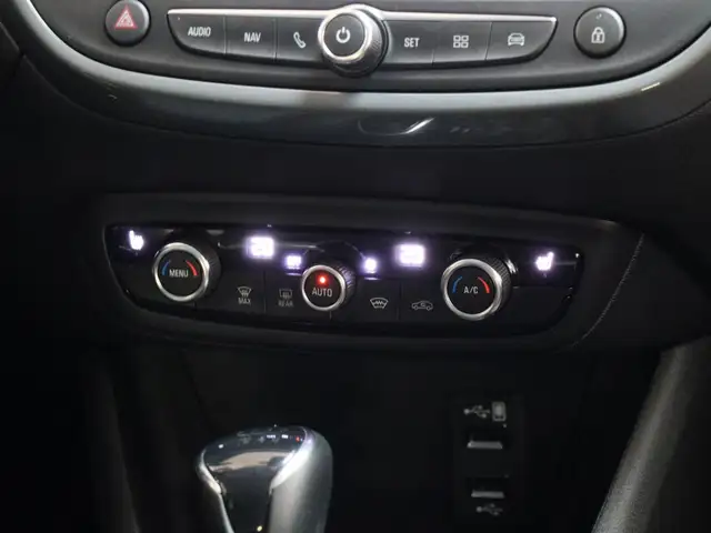 Opel Crossland view 9