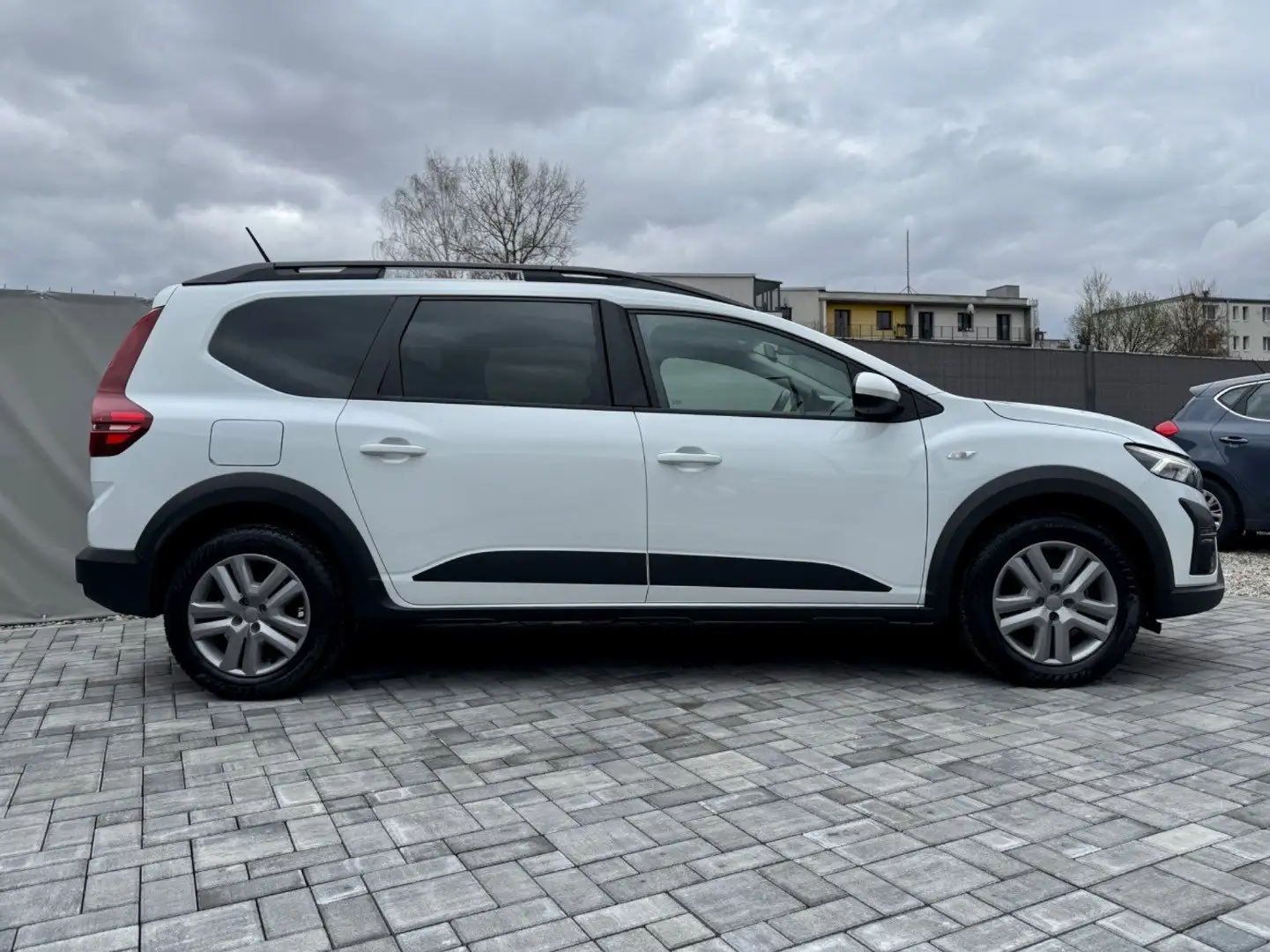 Dacia Jogger Jogger TCe 100 1.0 ECO-G Comfort Weiß - 1