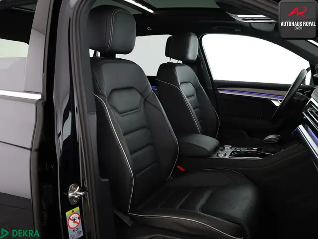Volkswagen Touareg view 12