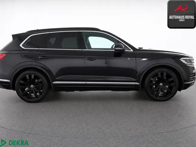 Volkswagen Touareg view 6