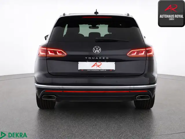 Volkswagen Touareg view 4