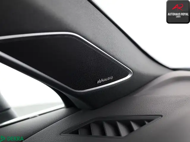 Volkswagen Touareg view 14