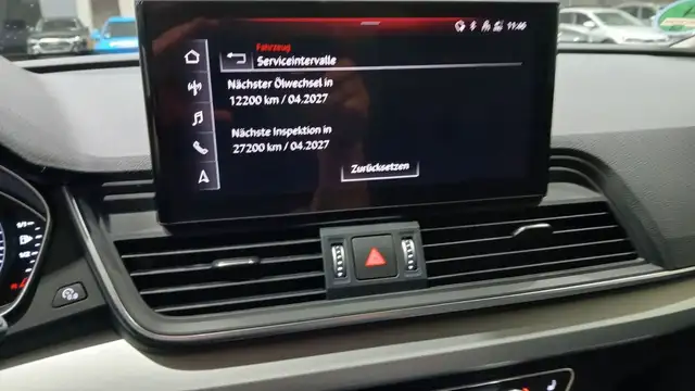 Audi Q5 view 14
