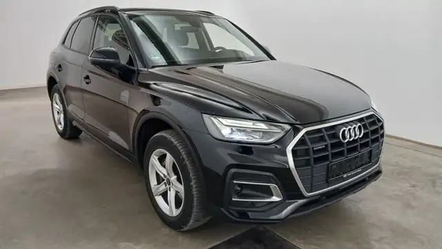 Audi Q5 view 2