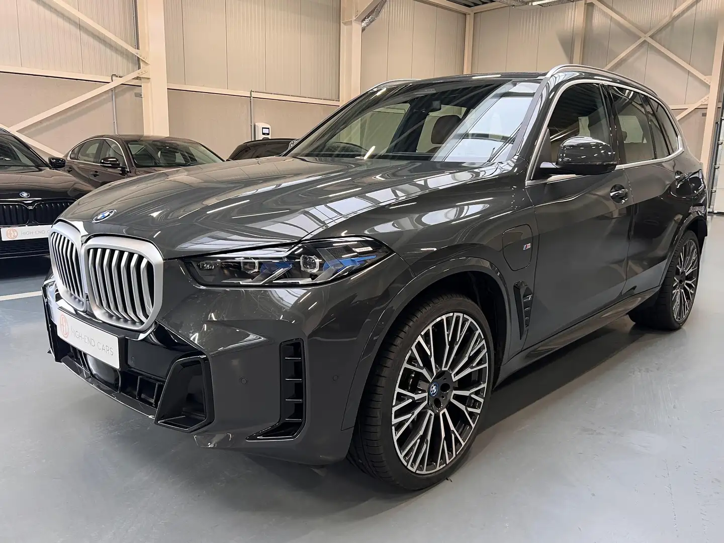 BMW X5 xdrive50e M pack Grijs - 1
