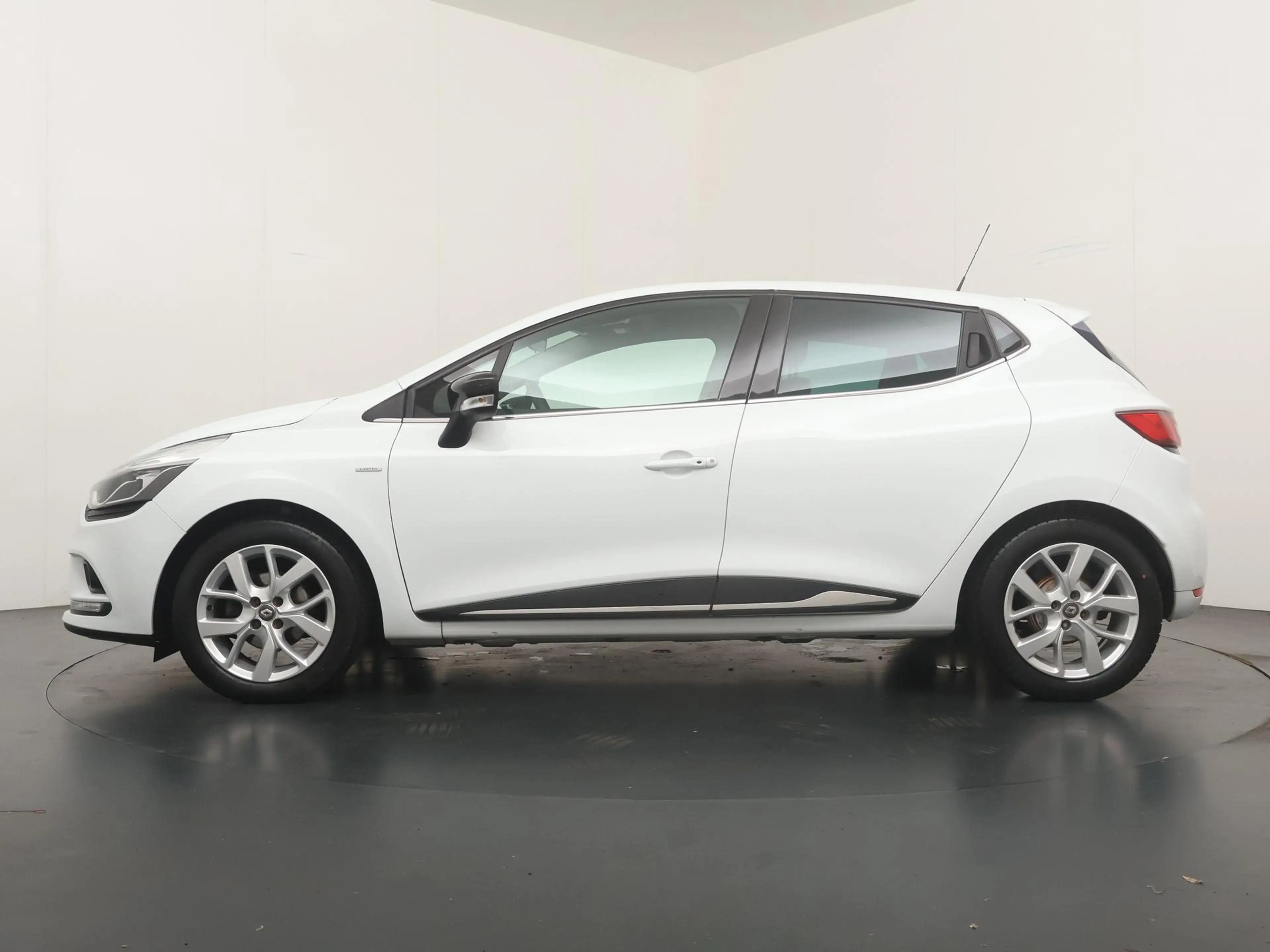Renault Clio Energy TCe 90 Limited Eco2 | Airco | Navigatie | — photo 2