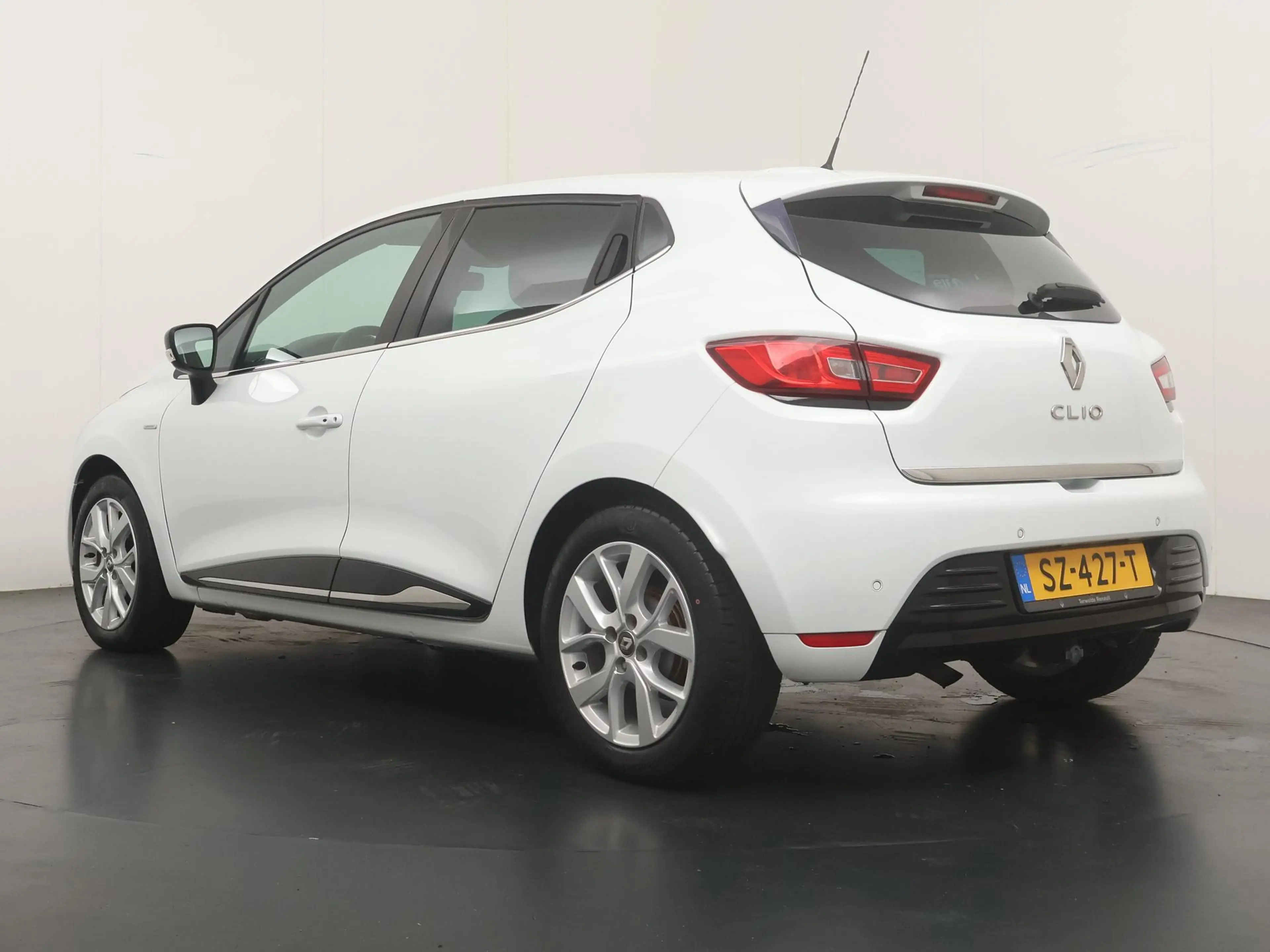 Renault Clio Energy TCe 90 Limited Eco2 | Airco | Navigatie | — photo 3