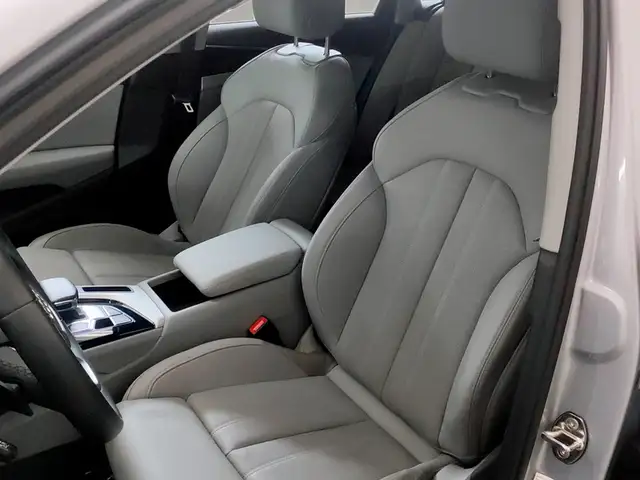 Audi A4 view 8