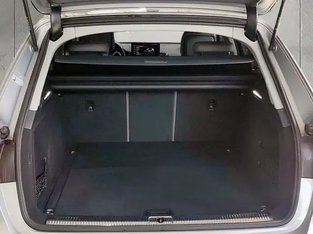 Audi A4 view 12