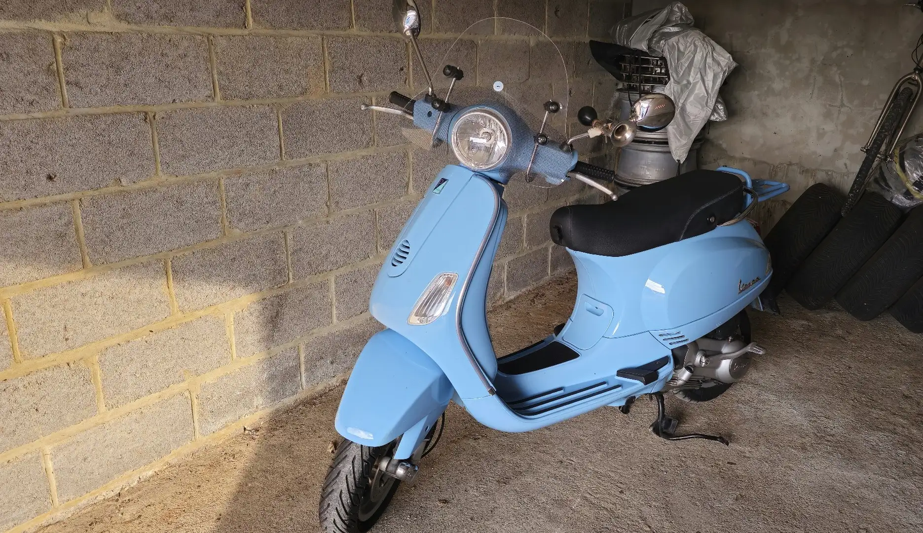 Vespa 125 Azul - 1