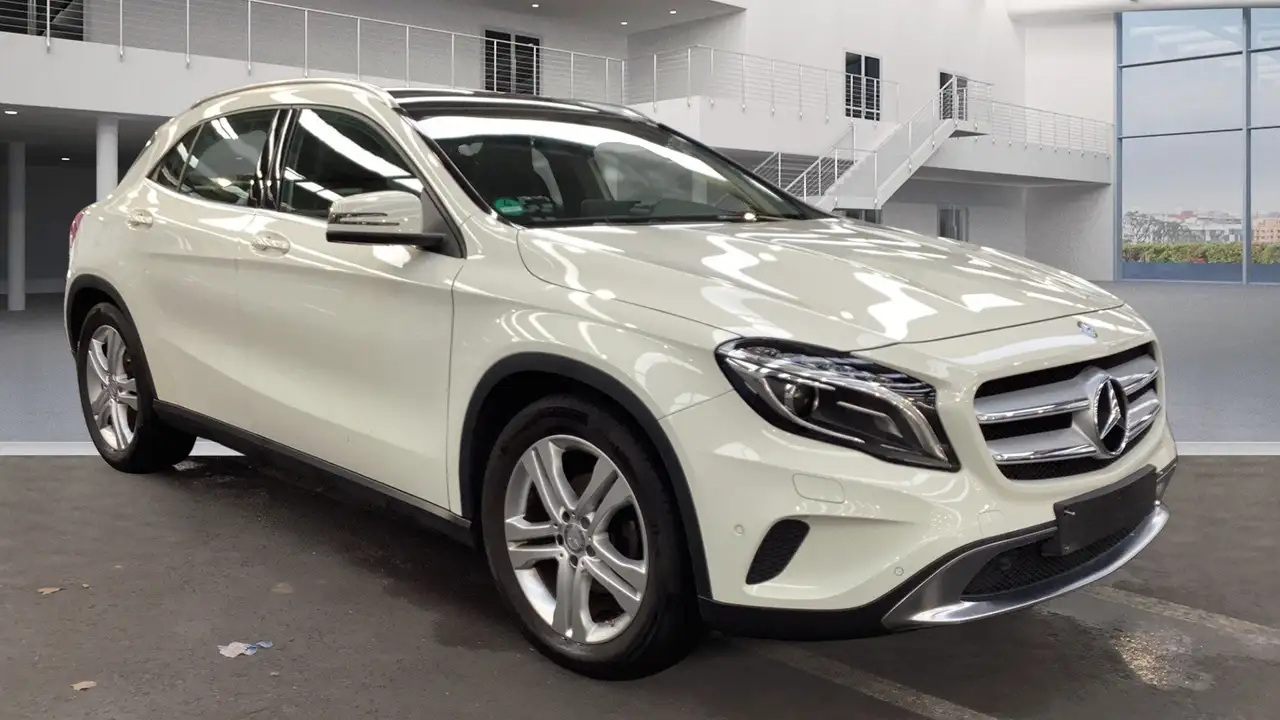 Mercedes-Benz GLA 200