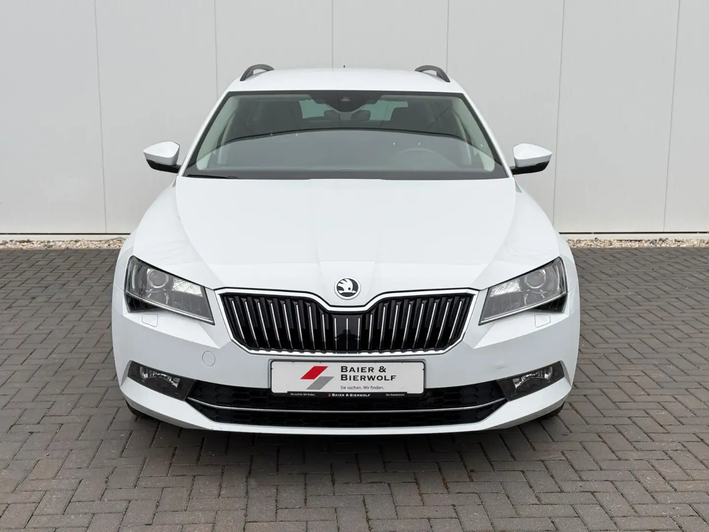 Skoda Superb 2.0TDI Combi Ambition 4x4 XENON DSG CARPL Weiß - 2