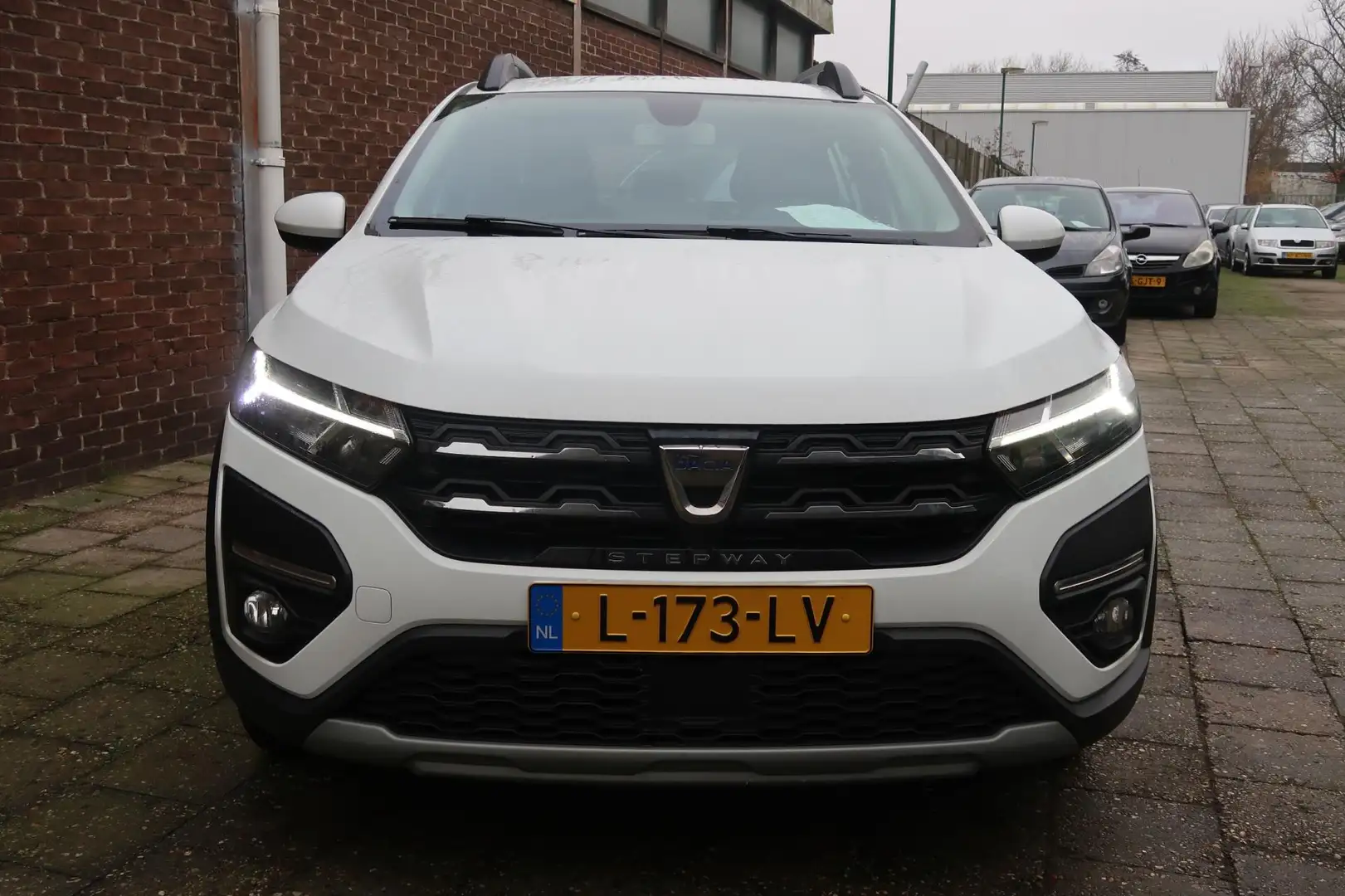 Dacia Sandero Stepway 1.0 TCe 100 Bi-Fuel Comfort, LPG, NAVIGATI Wit - 2