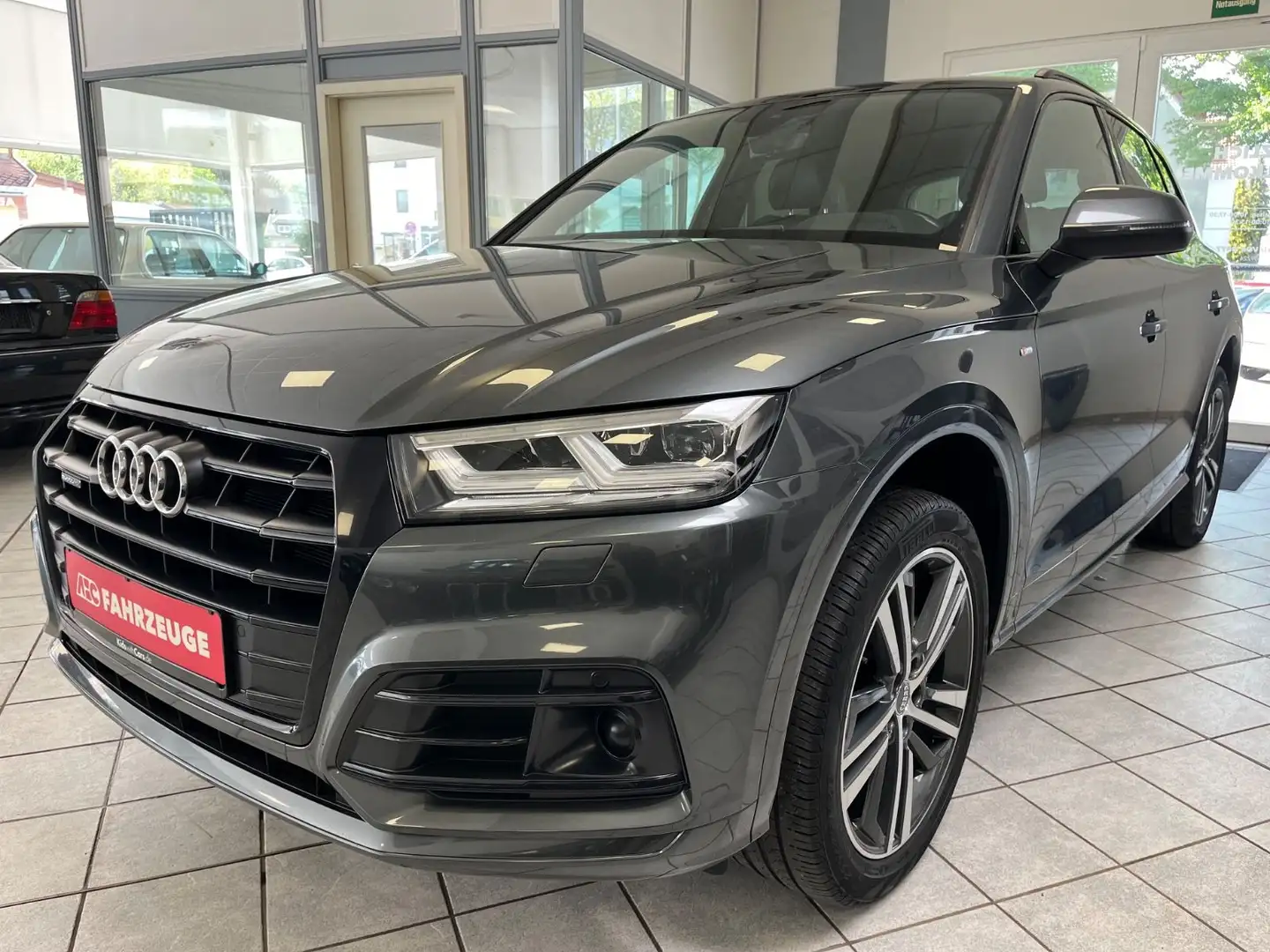 Audi Q5 40 TDI Quattro S-line Sport 1.Hand / HU NEU Gris - 2