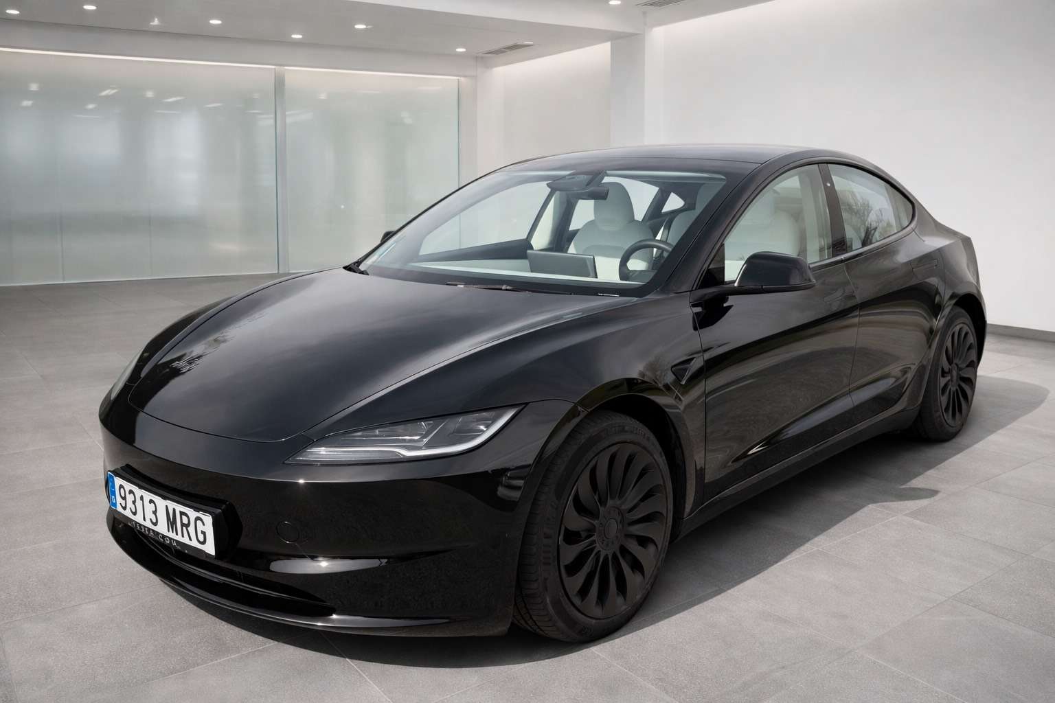 Tesla Model 3 Standard Range Premium RWD - foto 1