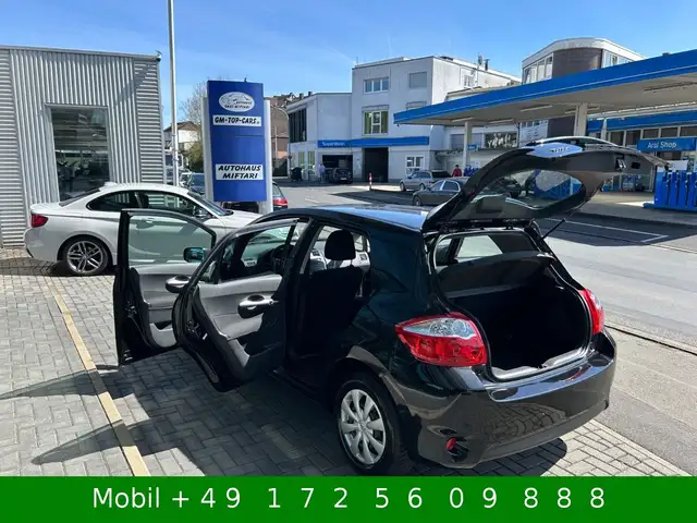 Toyota Auris view 11