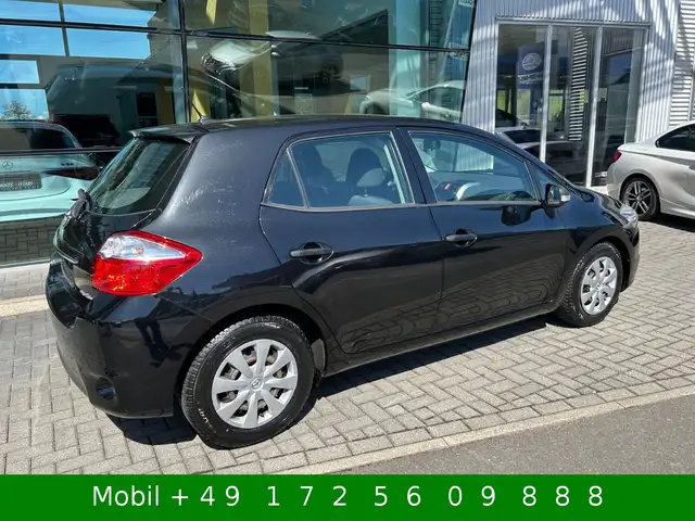 Toyota Auris view 6