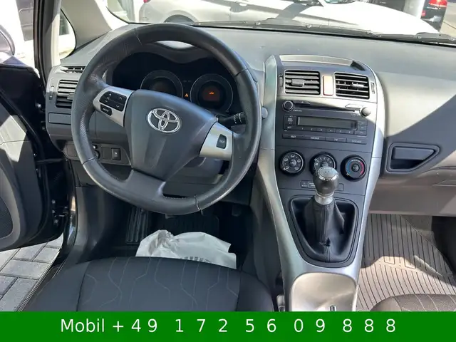 Toyota Auris view 9