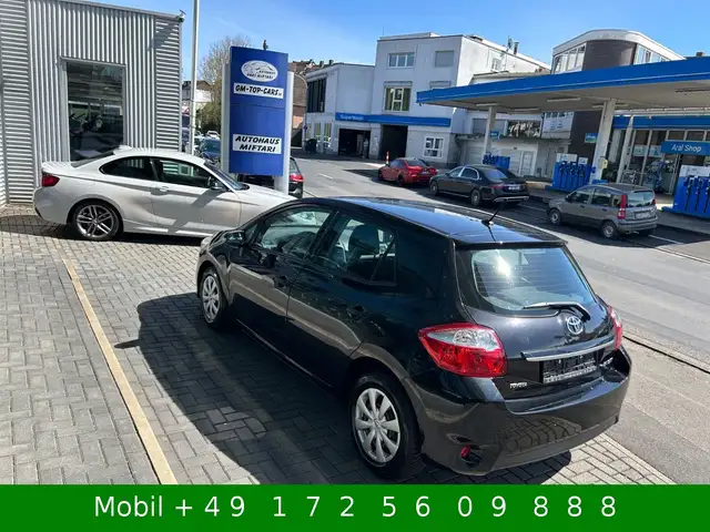 Toyota Auris view 4