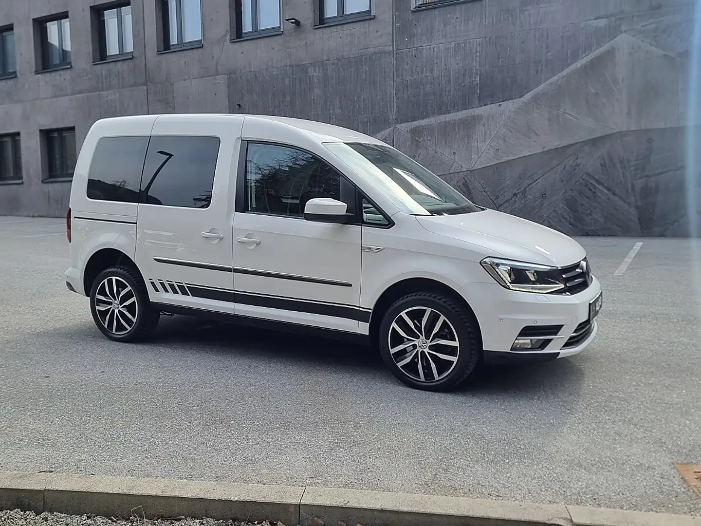 Volkswagen Caddy Kombi Generation Four 2,0 TDI 4MOTION DSG**AHK*... Weiß - 1
