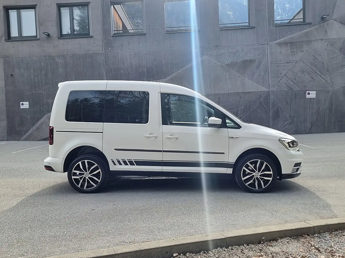Volkswagen Caddy Kombi Generation Four 2,0 TDI 4MOTION DSG**AHK*... Weiß - 2