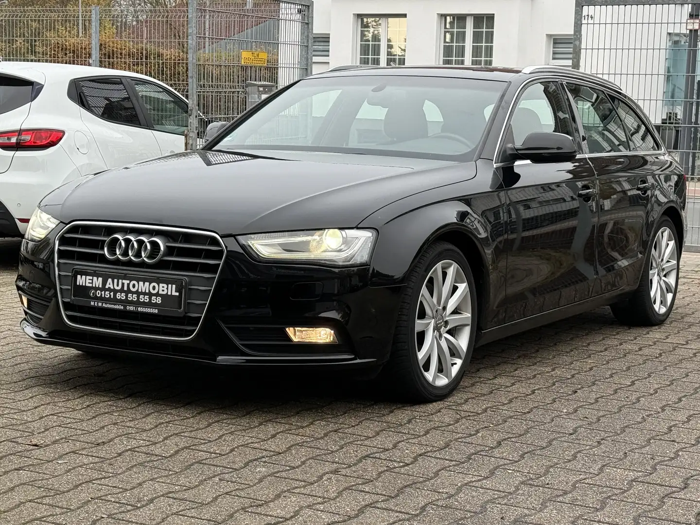 Audi A4 2,0 Ambition/AHK/XENON/SCHECKHEFT/EURO5 Schwarz - 1