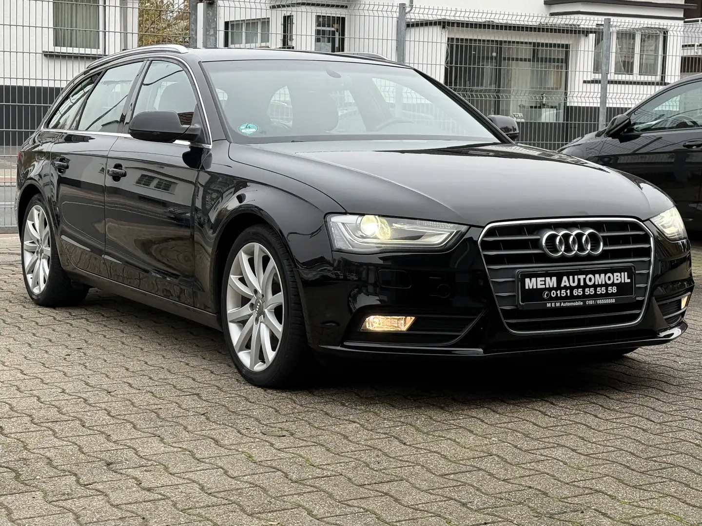 Audi A4 2,0 Ambition/AHK/XENON/SCHECKHEFT/EURO5 Schwarz - 2