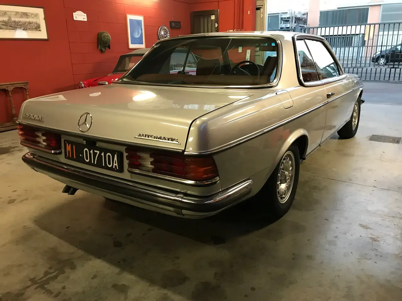 Mercedes-Benz 280 CE, foto 4