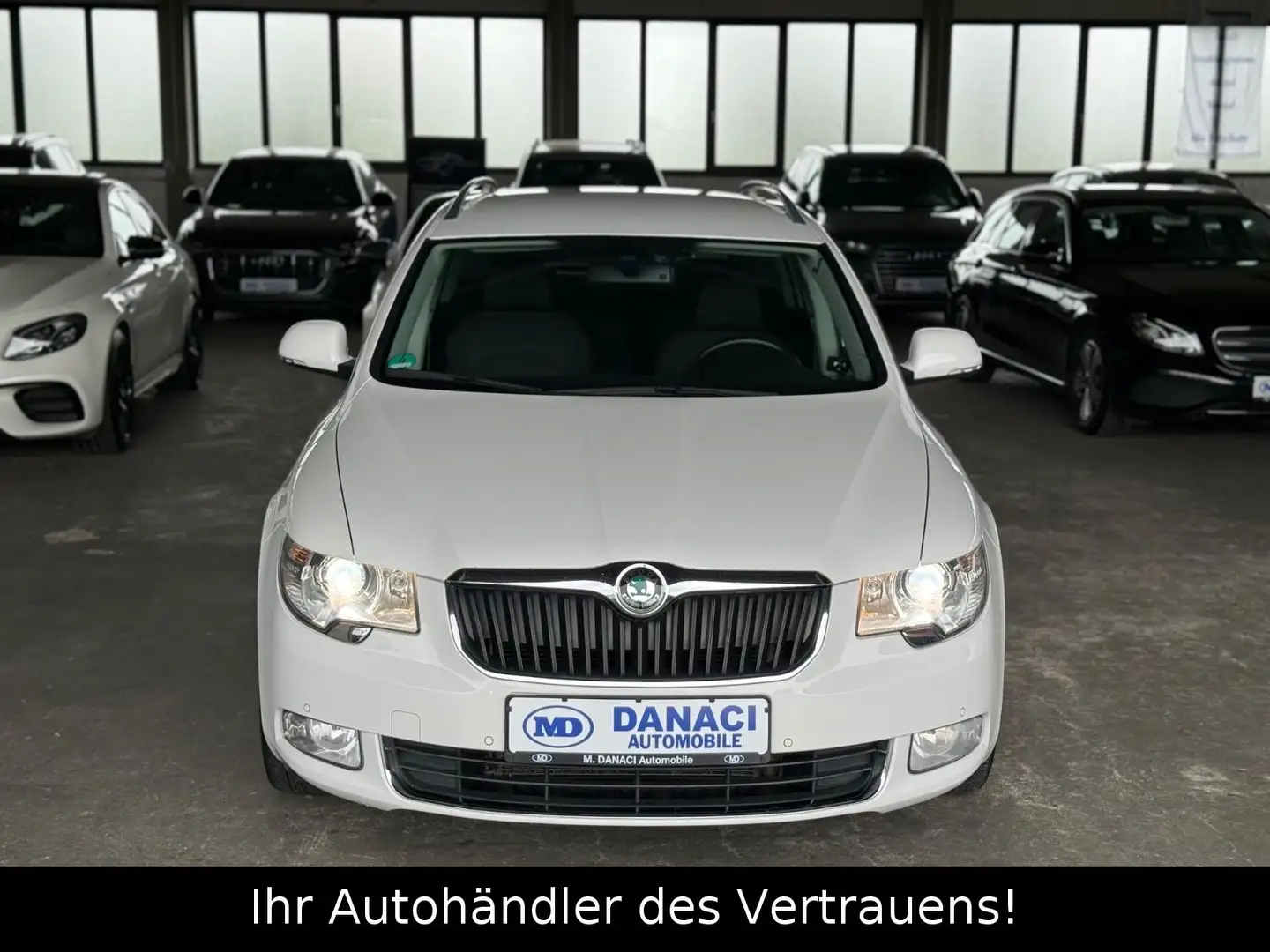 Skoda Superb Combi Elegance 1.Hand*Xenon*AHK*Navi*PTS Weiß - 2