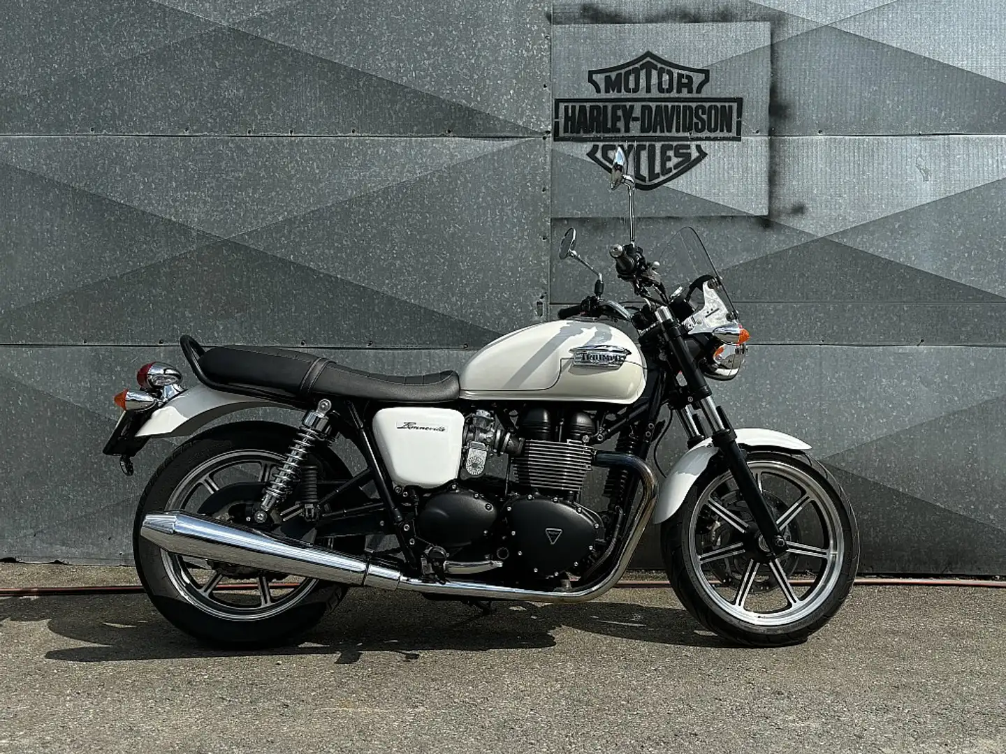 Triumph Bonneville Blanco - 1