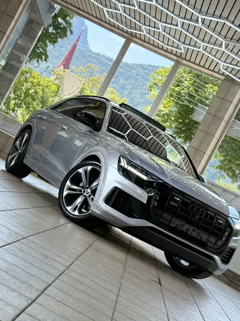 Audi Q8 55 TFSI quattro Silber - 2