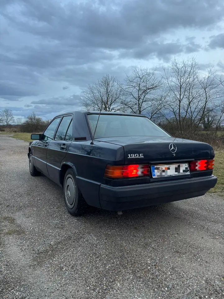 Mercedes-Benz 190 E, foto 2