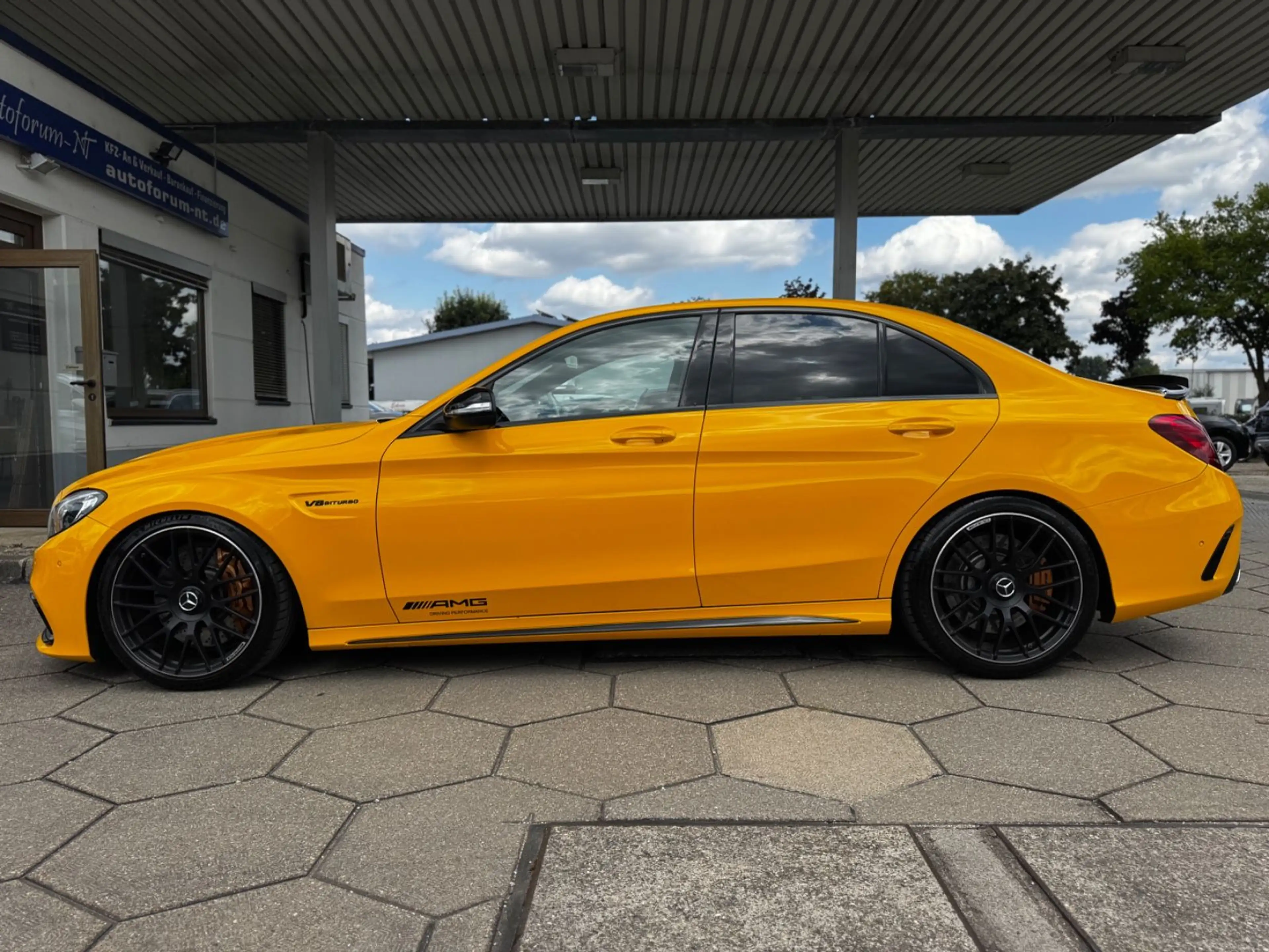 Mercedes-Benz C 63 AMG PERFORMANCE/DISTRONIC+/NIGHT PAKET — photo 6